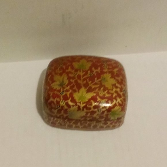 Vintage Kashmir Paper Mache Lacquer Hand Painted Trinket Box - Picture 2 of 4